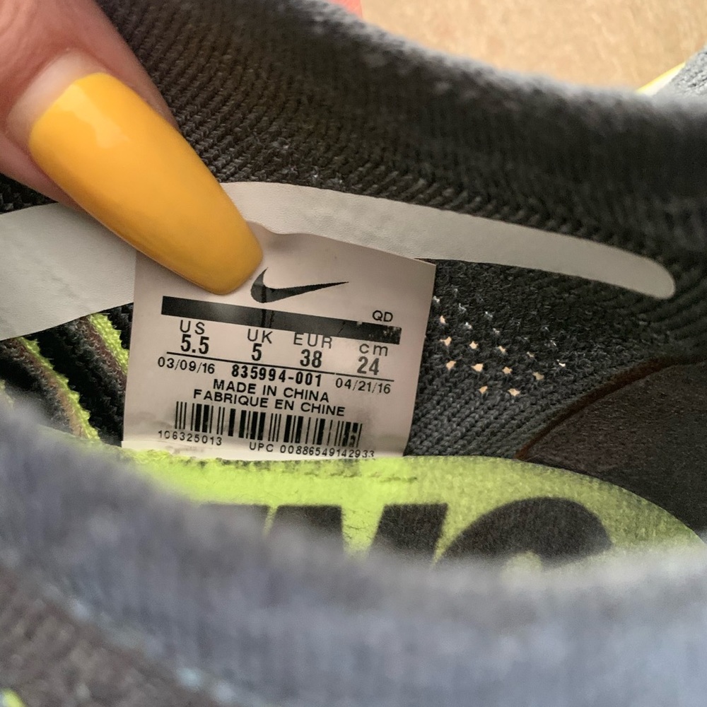 Women’s Nike zoom flyknit streak - Picture 7 of 9